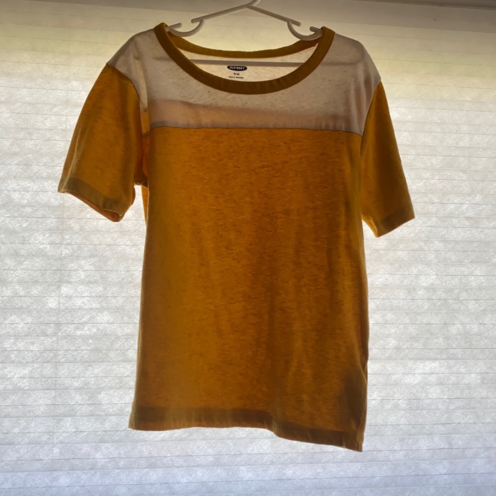 Girls old navy tee size 8